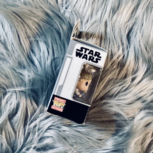Funko Pocket Pop! Star Wars Luke Skywalker Vinyl Figure Keychain - Picture 3 of 3